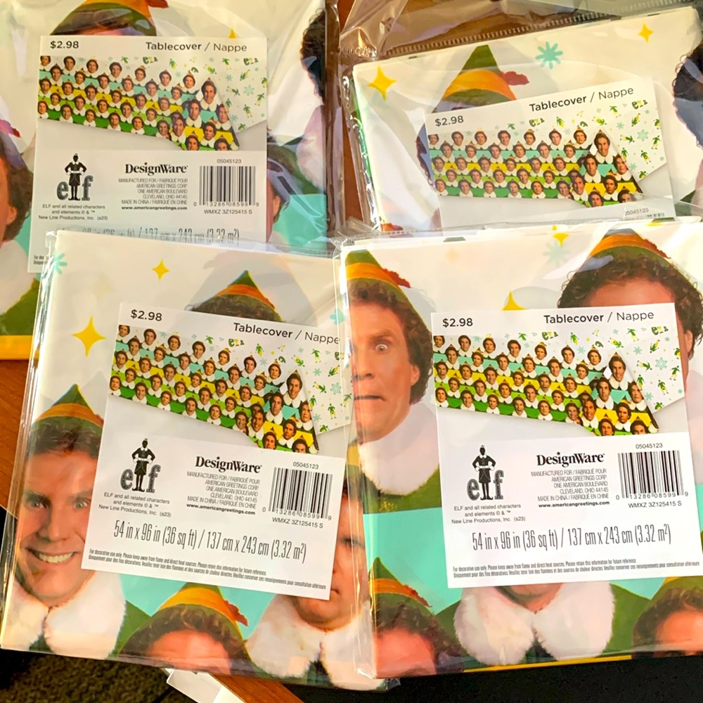 Set of 4 Elf plastic table cloths